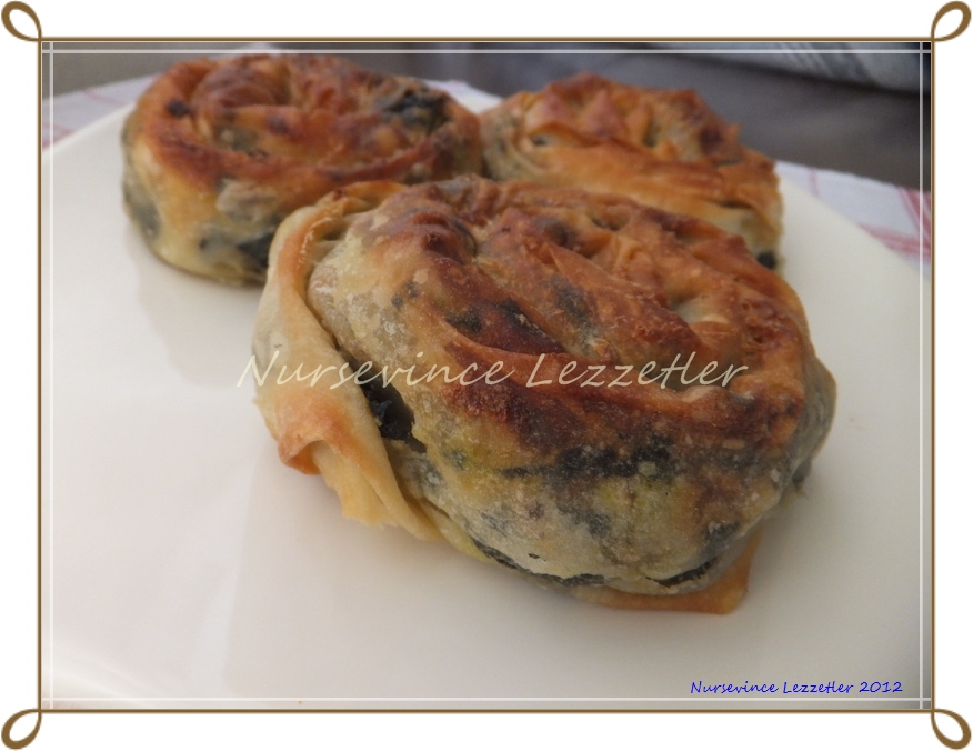 Ispanaklı Rulo Gül Böreği Tarifi Yemek Tarifleri