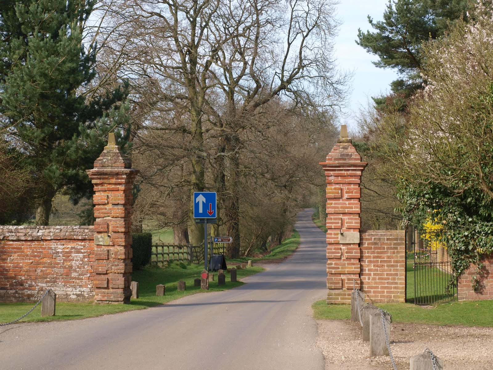 Ragged Robin's Nature Notes Spring at Packwood House Gardens