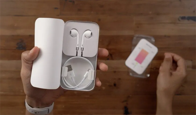 이미지에 대체텍스트 속성이 없습니다; 파일명은 Apple%2Bmay%2Bnot%2Binclude%2BEarPods%2Bheadphones%2Bin%2BiPhone%2B12%2Bbox_0.png 입니다.