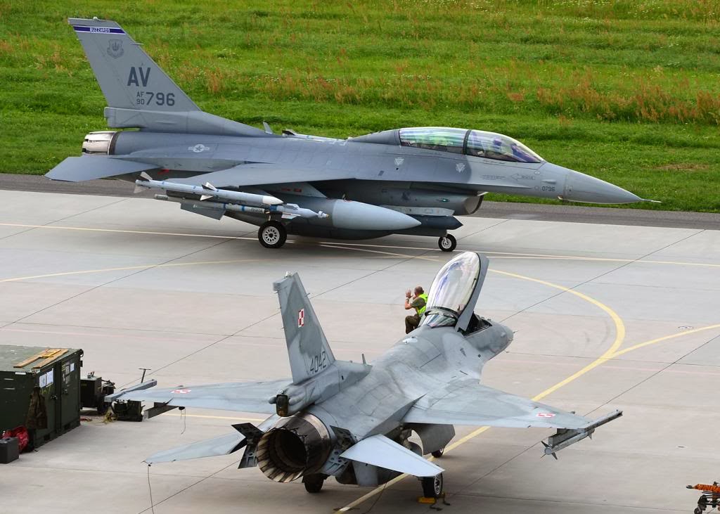 ΝΑΤΟϊκά αεροσκάφη θα περιπολούν σε Πολωνία και Ουκρανία