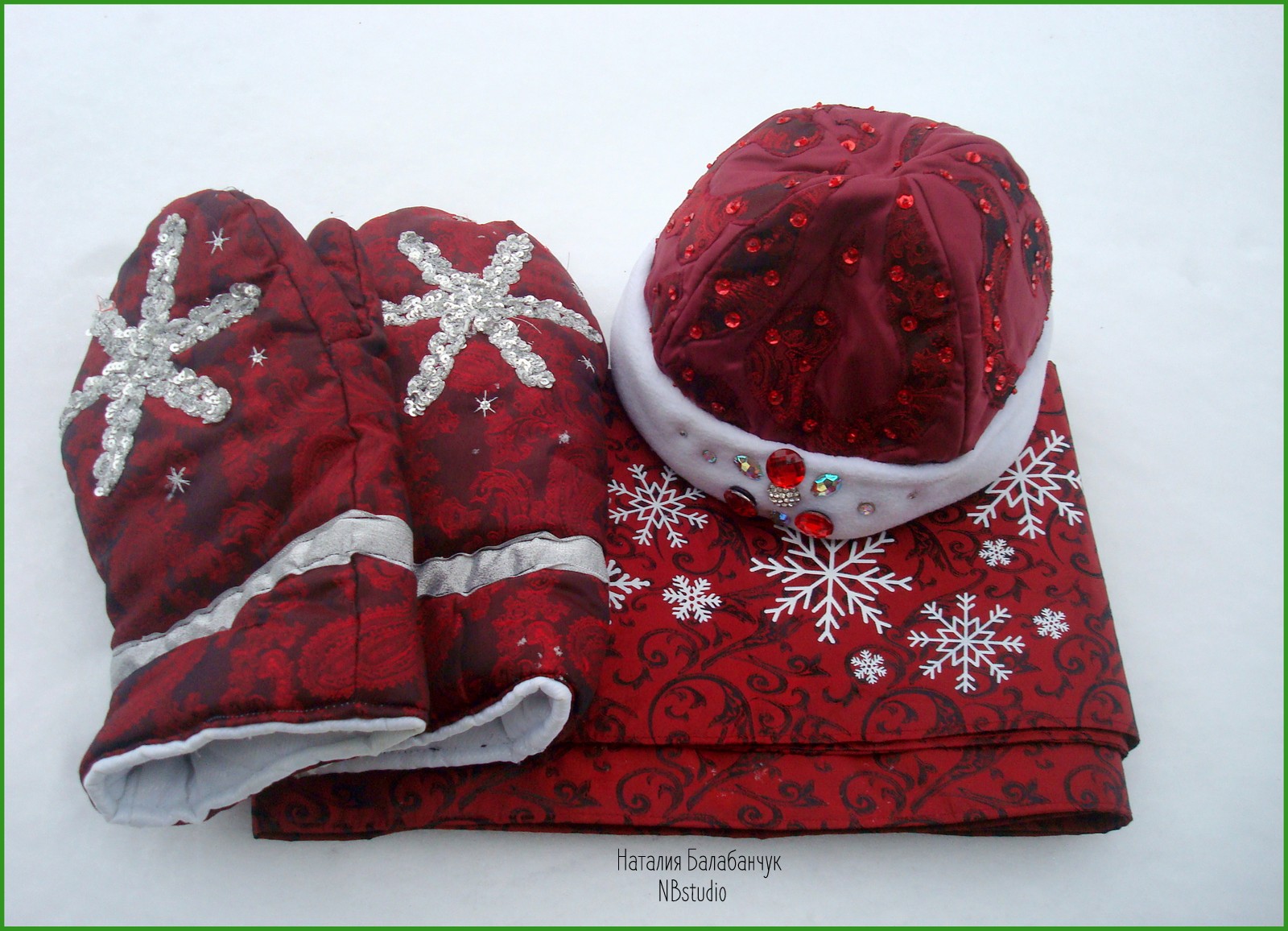 как сделать красную шапку у деда морозика. костюм дед мороз владимирский бархат красный р 54. костюм деда мороза и снегурочки боярский. бархатный костюм деда мороза. костюм деда мороза.