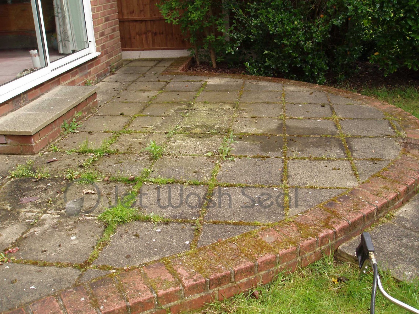 Wolverhampton Window Cleaning, Pressure Cleaning Specialists. Patio Cleaning