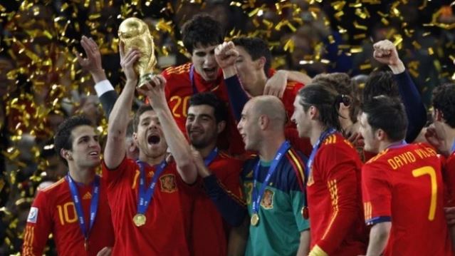 تشابي ألونسو يوضح أسباب ترشيحه إسبانيا للقب كأس العالم