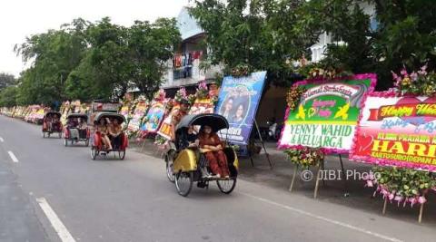 Tukang Becak Pengantar Jemput Tamu Pada Pernikahan Kahiyang Tagih Janji Sumsuman Tukang Becak Pengantar Jemput Tamu Pada Pernikahan Kahiyang Tagih Janji Sumsuman