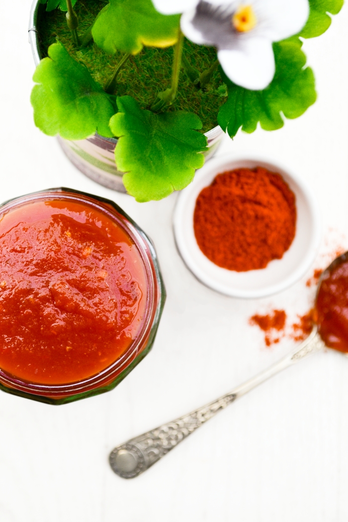 A simple red pepper sweet chilli sauce that has so many uses including a topping for veggie burgers, a drizzle for salad wraps and a marinade for tofu. Sweet, smoky and delicious! It's fat-free, very low in sodium and a good source of Vitamin A & C. Only 28 calories per tablespoon.