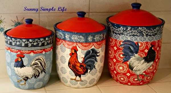 sunny simple life: chickens in kitchen decor