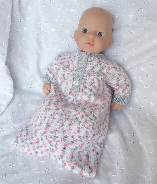 free knitting pattern for dolls sleeping bag
