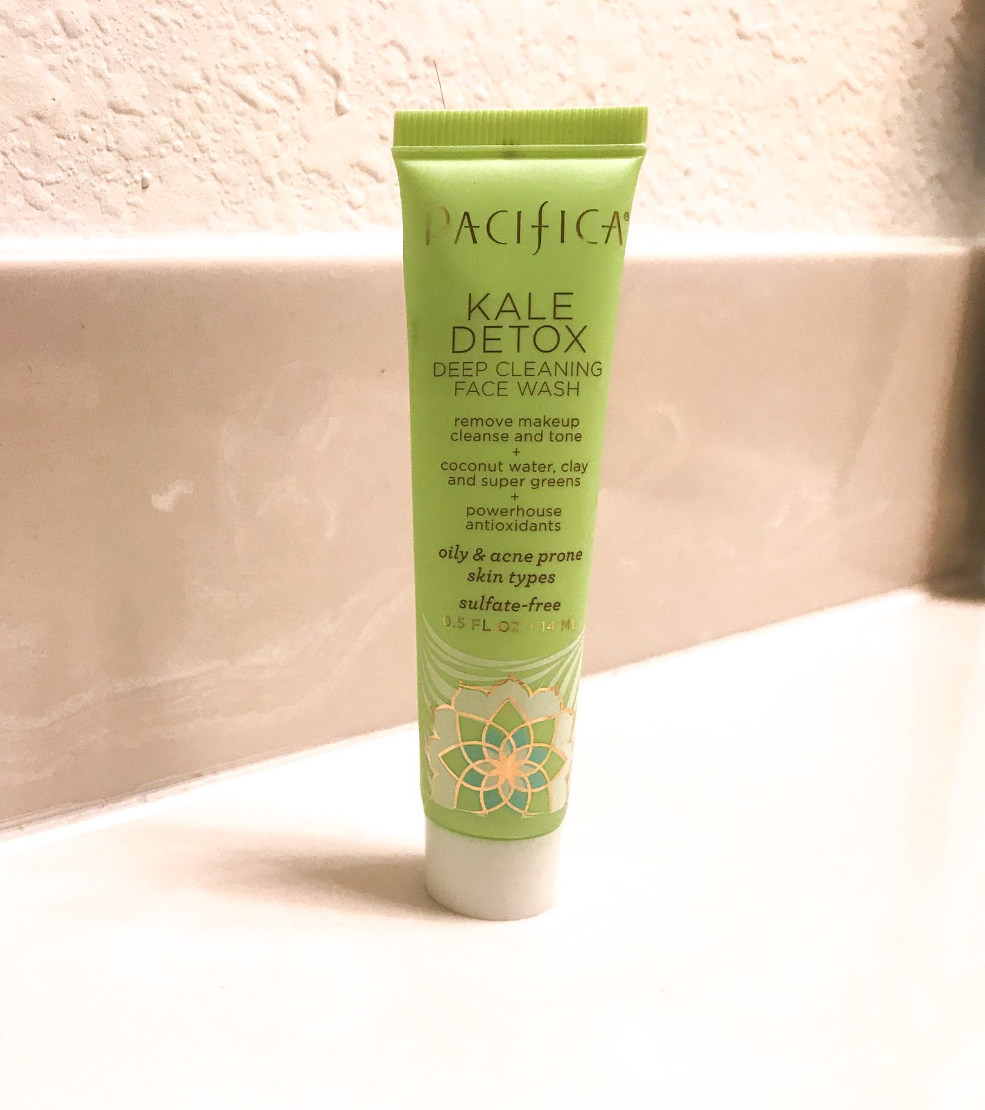 lucky bandit RVA based lifestyle blog pacifica // kale detox face wash