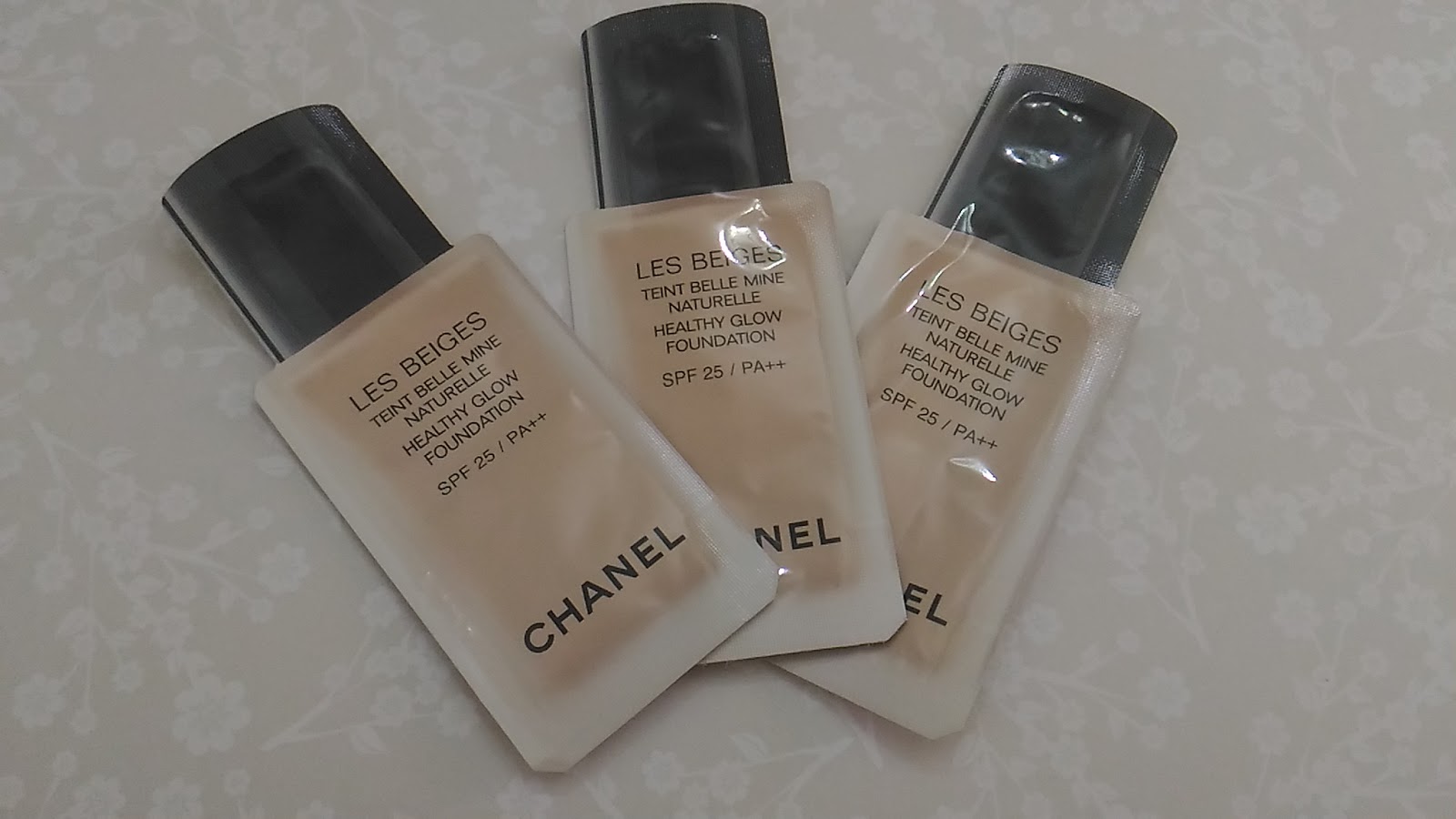 All About That Base: CHANEL Les Beiges Healthy Glow Foundation SPF25/PA++