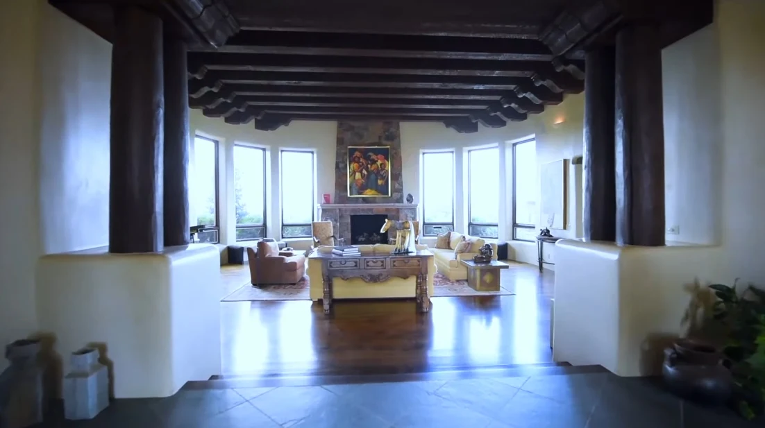 Tour 2 Indian Pony, Santa Fe Luxury Home vs. 29 Interior Design Photos