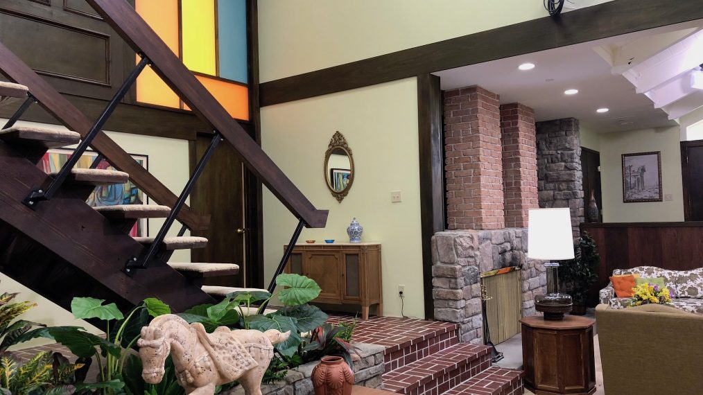 Live In The REAL Brady Bunch House IHeartHollywood