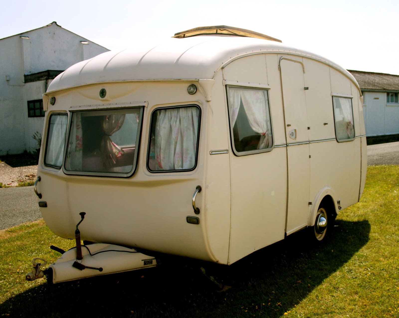 Polly Dolly Vintage "Lola" the latest vintage caravan is