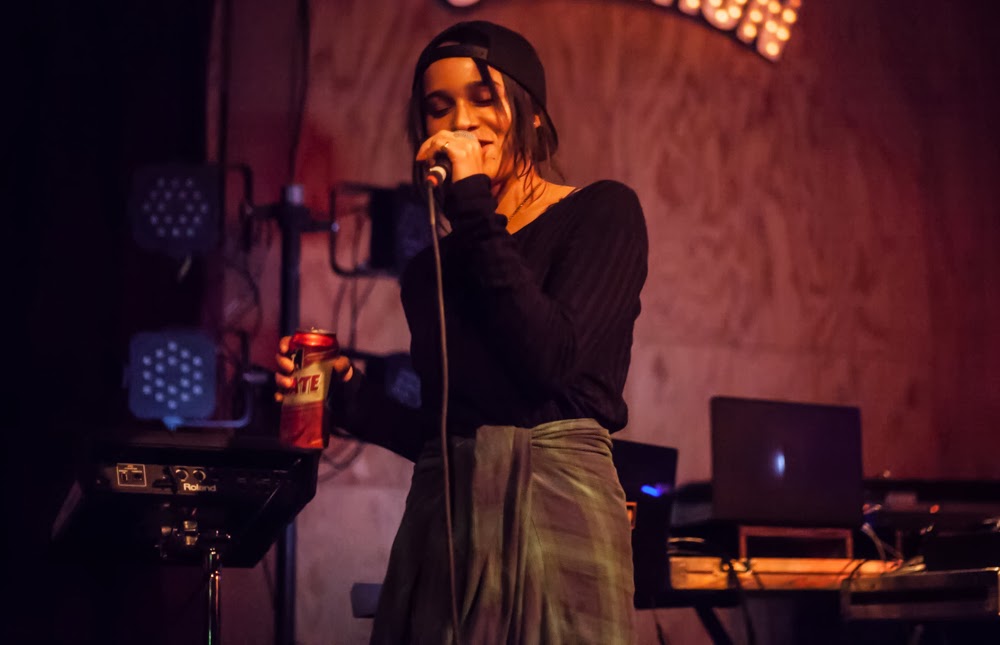 Lost In My Bedroom Lolawolf Delivers A Sensational Saturday Night