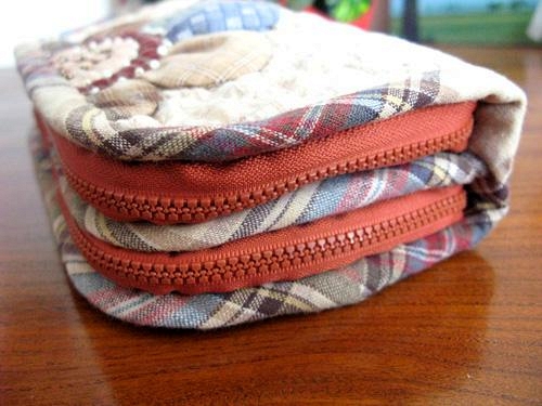 Accordion Wallet. Patchwork and Quilted Sewing Projects. DIY Photo Tutorial and Pattern. 