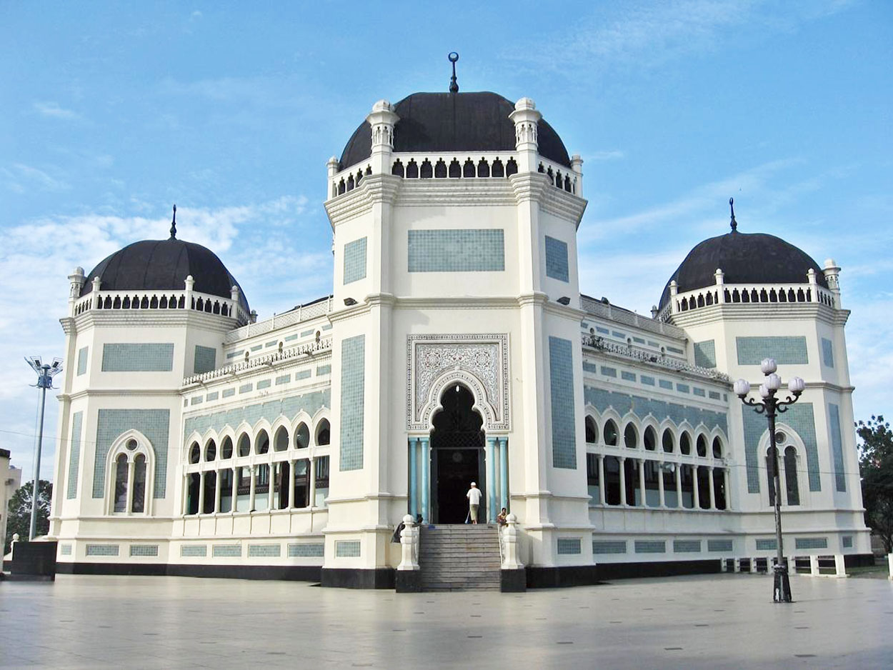 Masjid Raya Medan And Danau Linting Medan Driver Medan