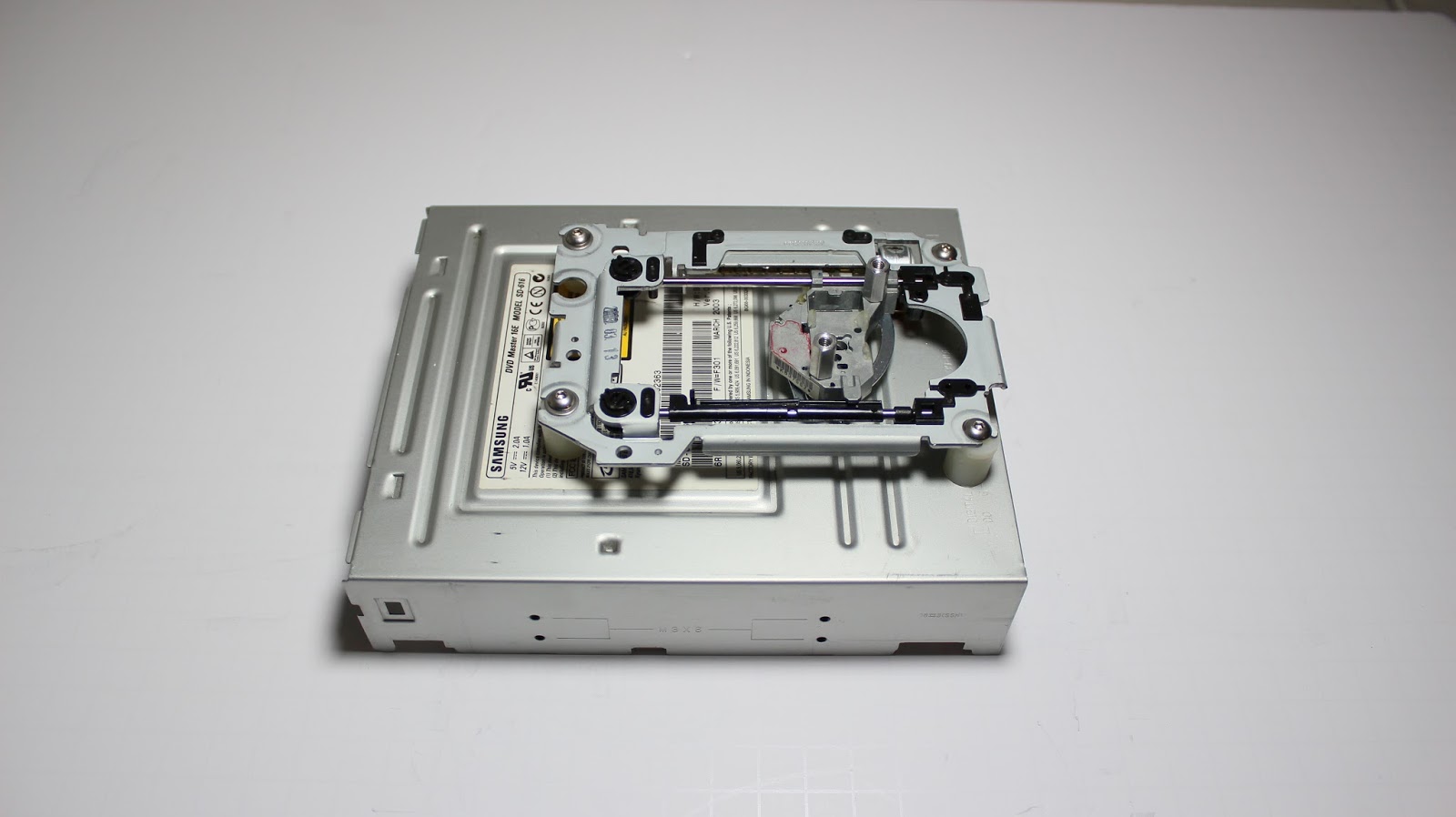 En el piso Peligro malicioso Impresora 3D Reciclada con lectores de CD y Arduino - Atomo Technologies