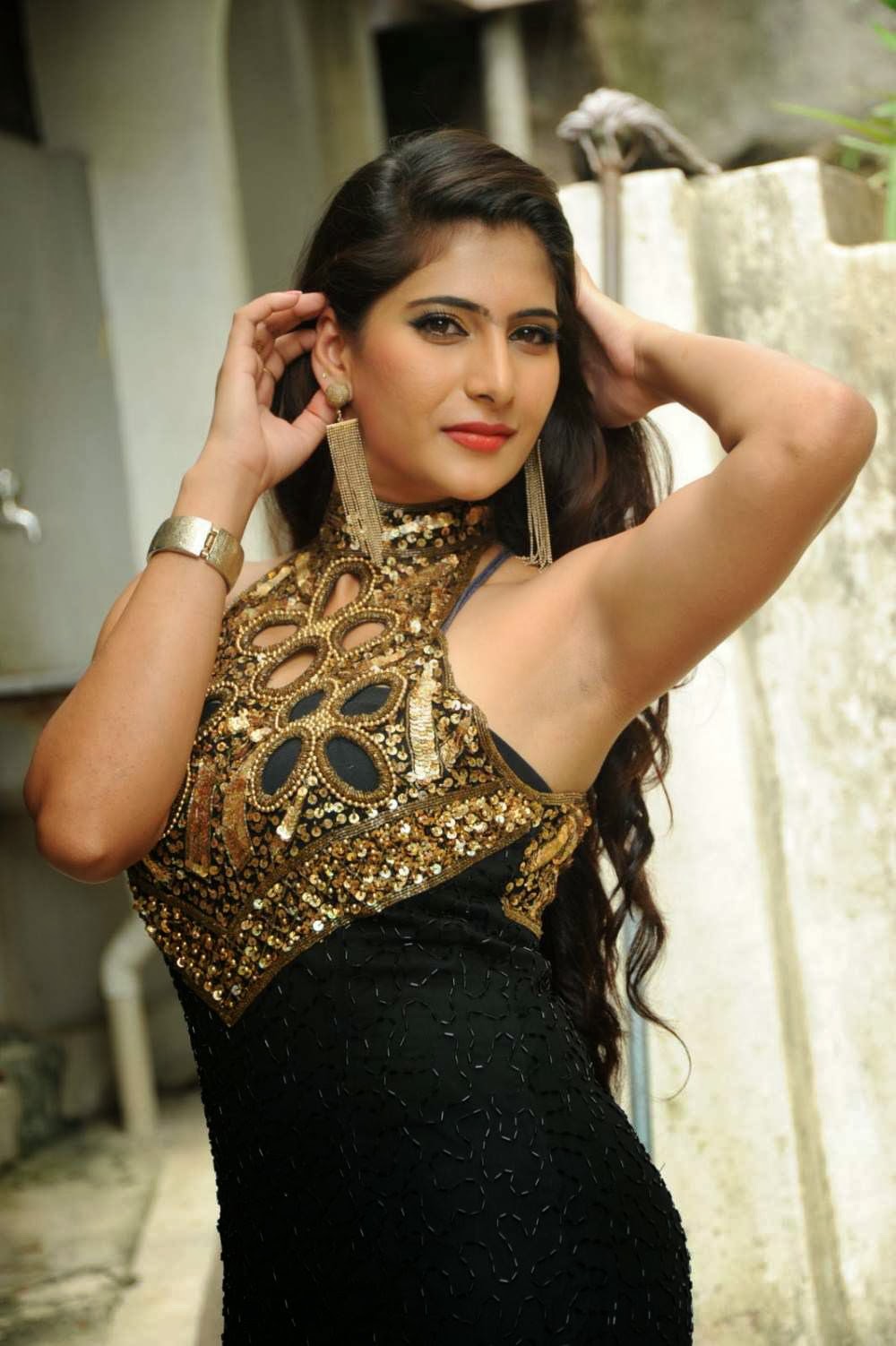 Actress Neha Saxena Hot Photos - CAP