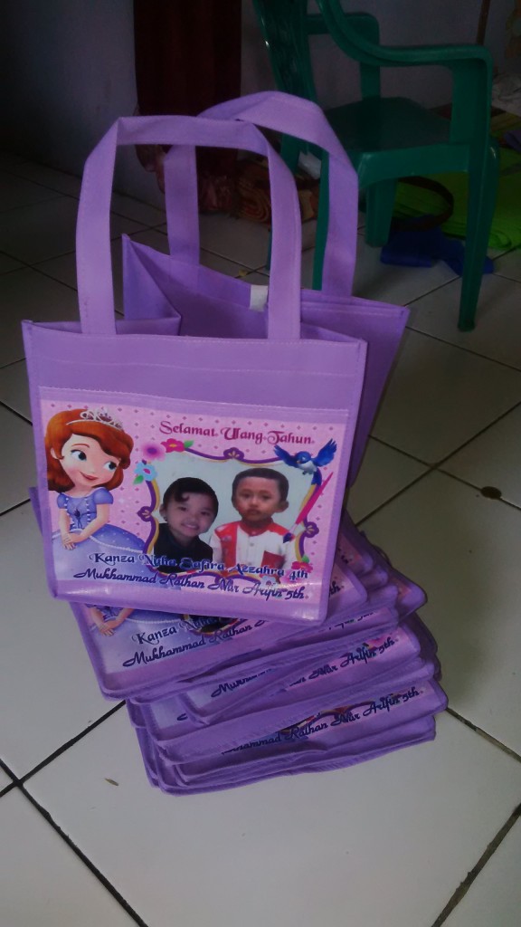 Buat Tas Souvenir Ulang Tahun anak di Semarang - arsyasouvenir