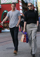 In short! Always awesome for the fashion judge as Kate Upton, 23, decided to go shopping with a male friend at Los Angeles, CA, USA on Sunday, December 20, 2015.