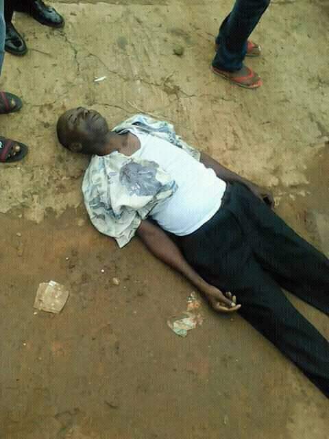 Photos: Police allegedly kill Ex-PDP chairman in Rivers State over N100 bribe