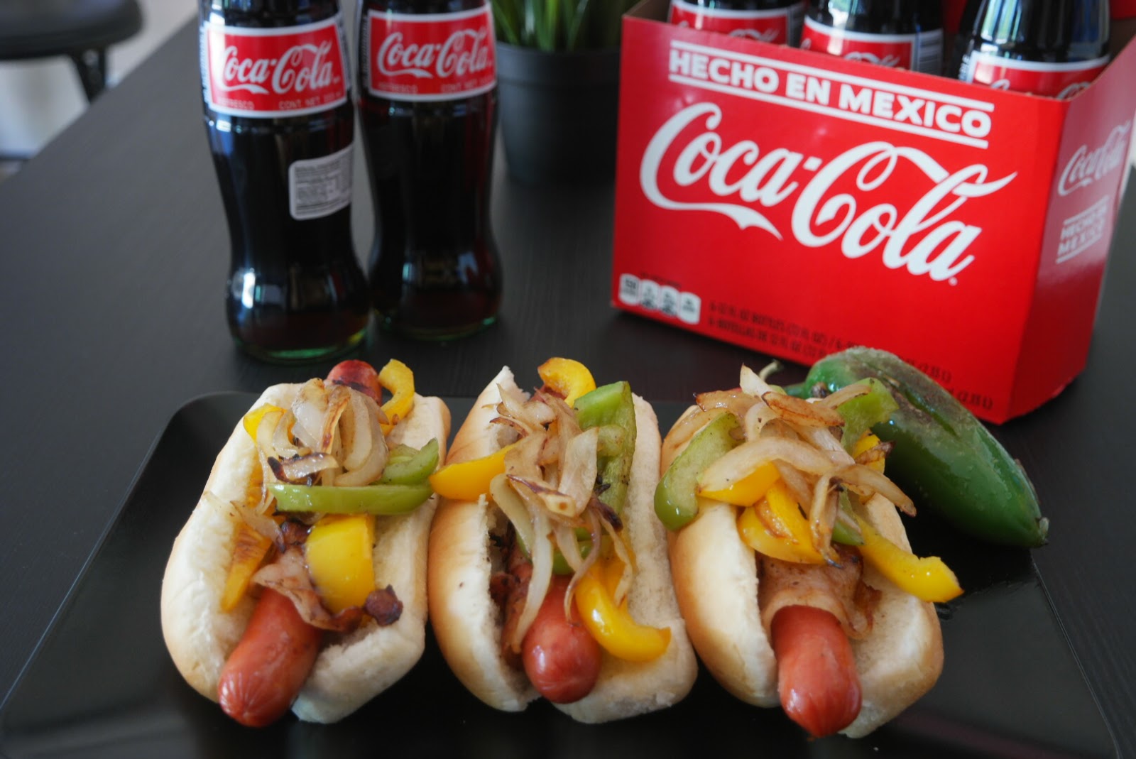 Easy Mexican Street Style Hot Dogs & CocaCola de Mexico 5 Eyeliners