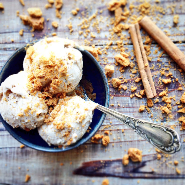 Banana, speculaas & cinnamon frozen yogurt