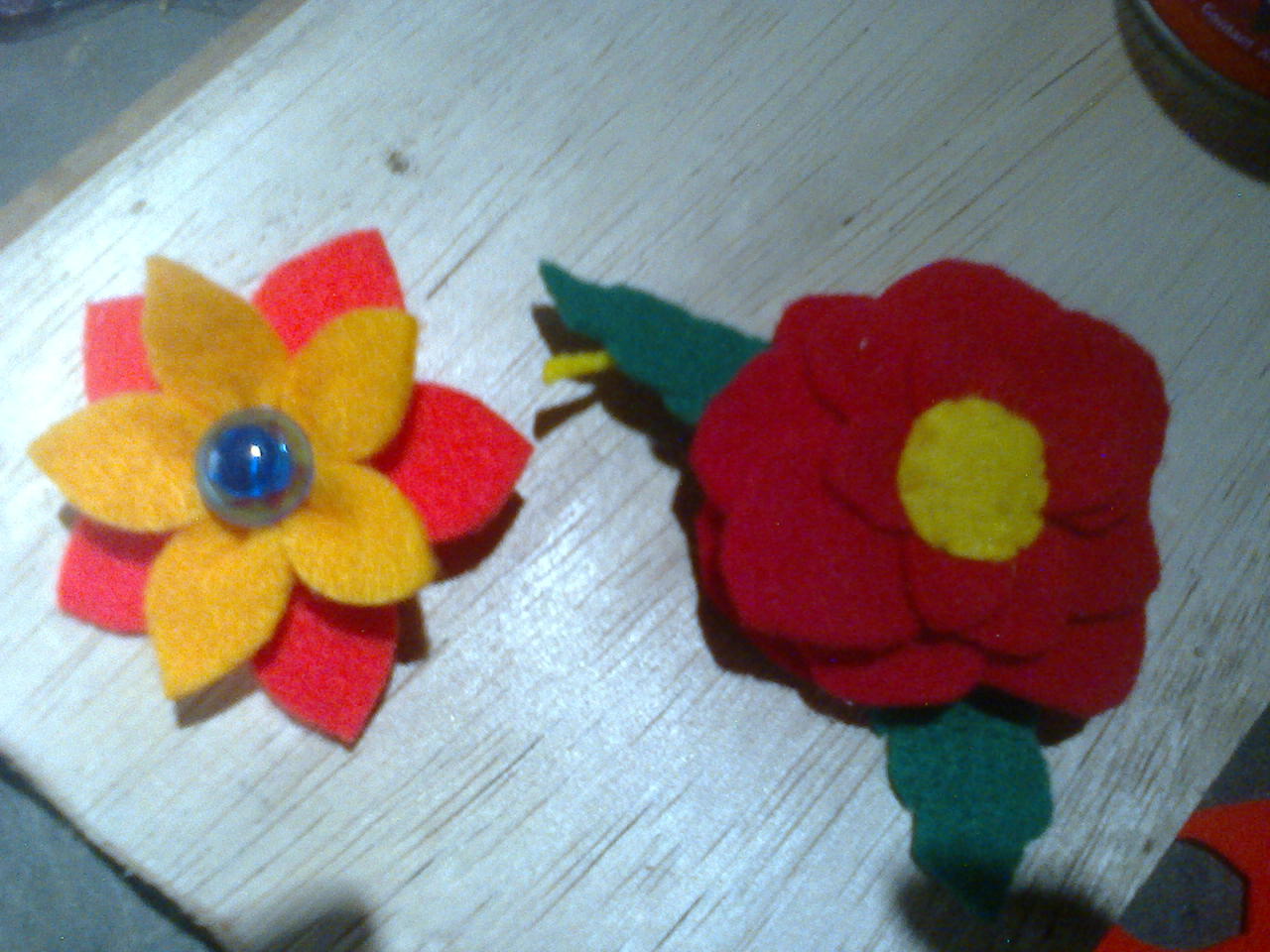 Aneka Kerajinan Tangan dari Kain Panel Bross bunga dari