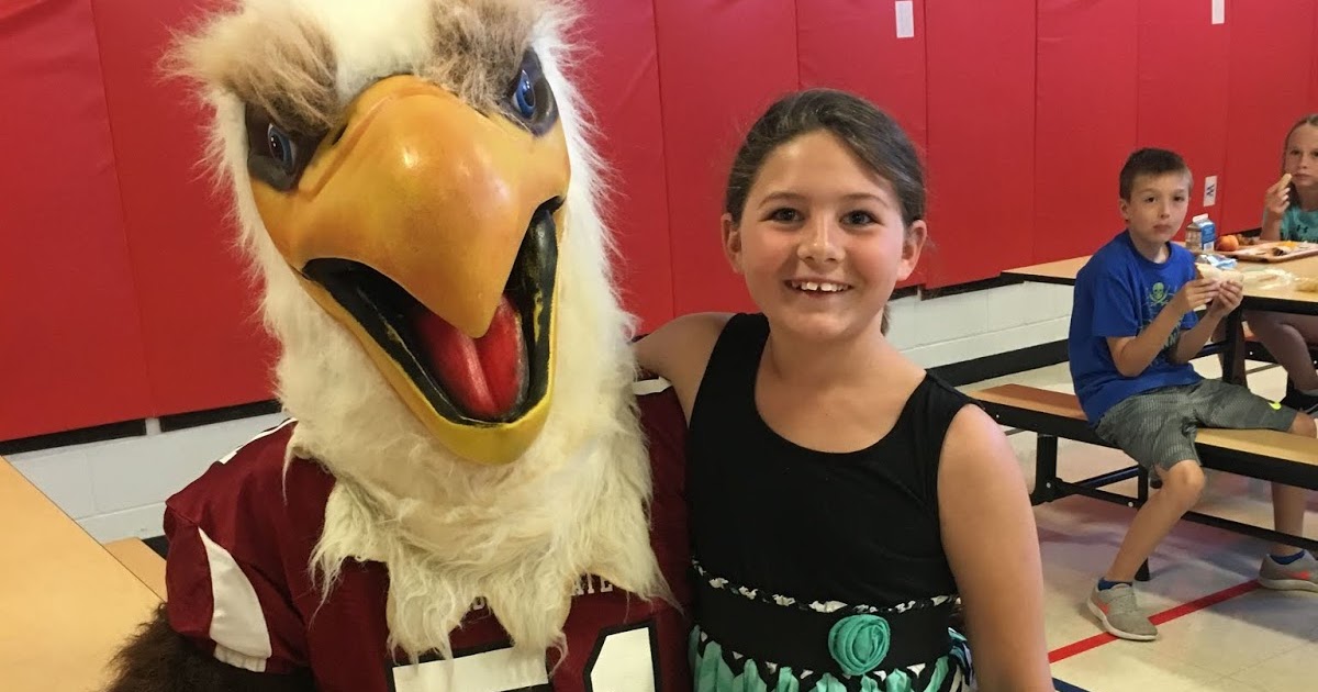 Chadron Intermediate School: Elmo Eagle Makes a Guest Appearance to CIS!