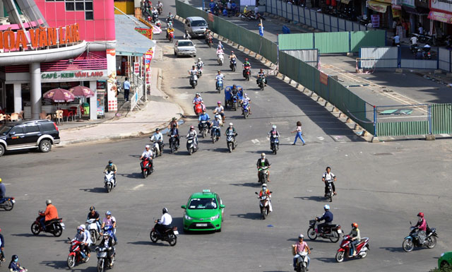 Khu vực  "Rốn" kẹt xe vắng vẻ lạ thường tại Sài Gòn