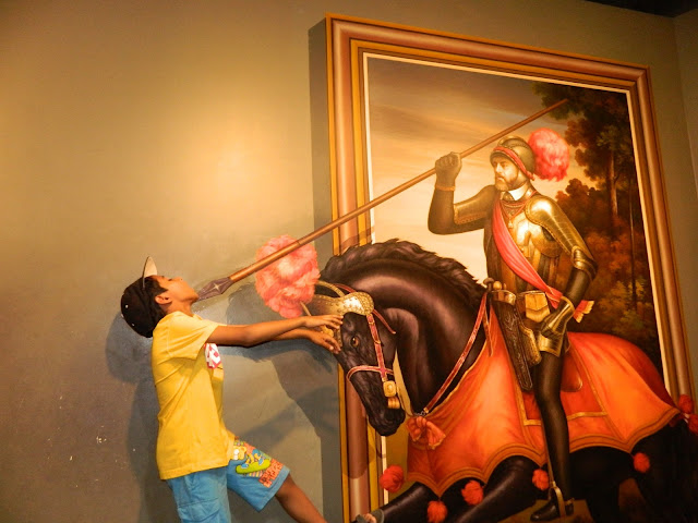 The horse guy attacking at the trick eye museum