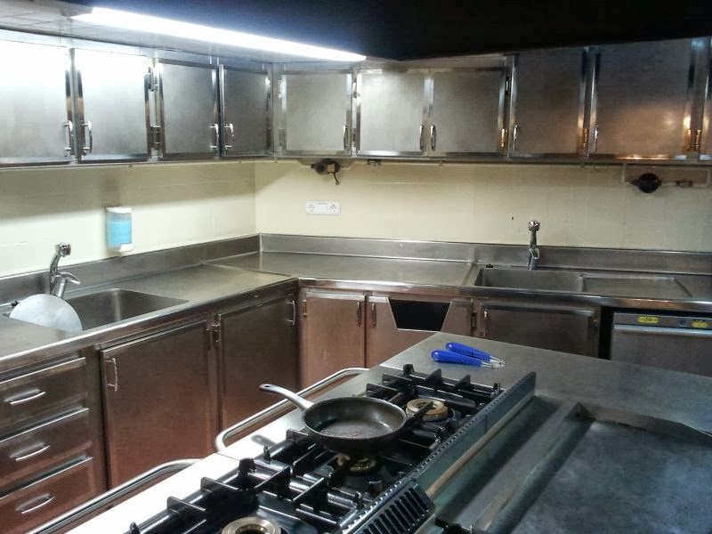 El acero inoxidable en las cocinas industriales - Blog de Hostelería