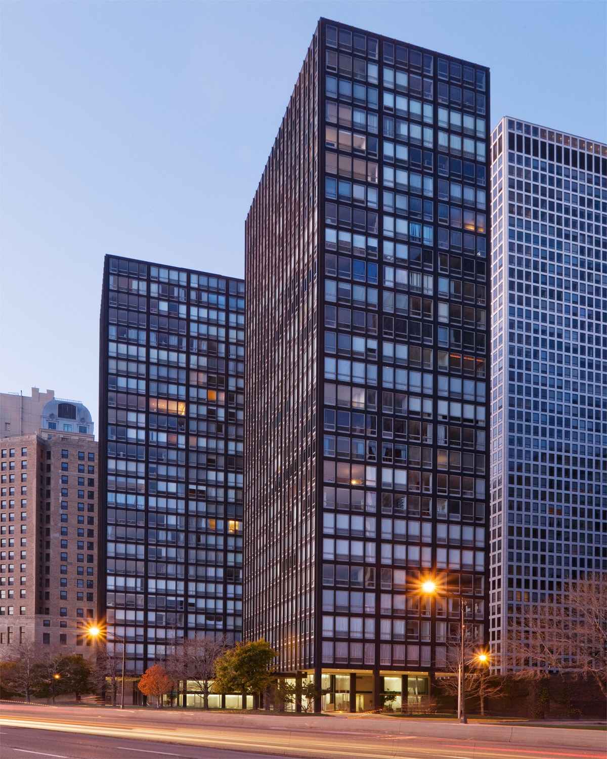 Marzua Apartamentos Lake Shore Drive 860 880 Chicago,1951, Mies van