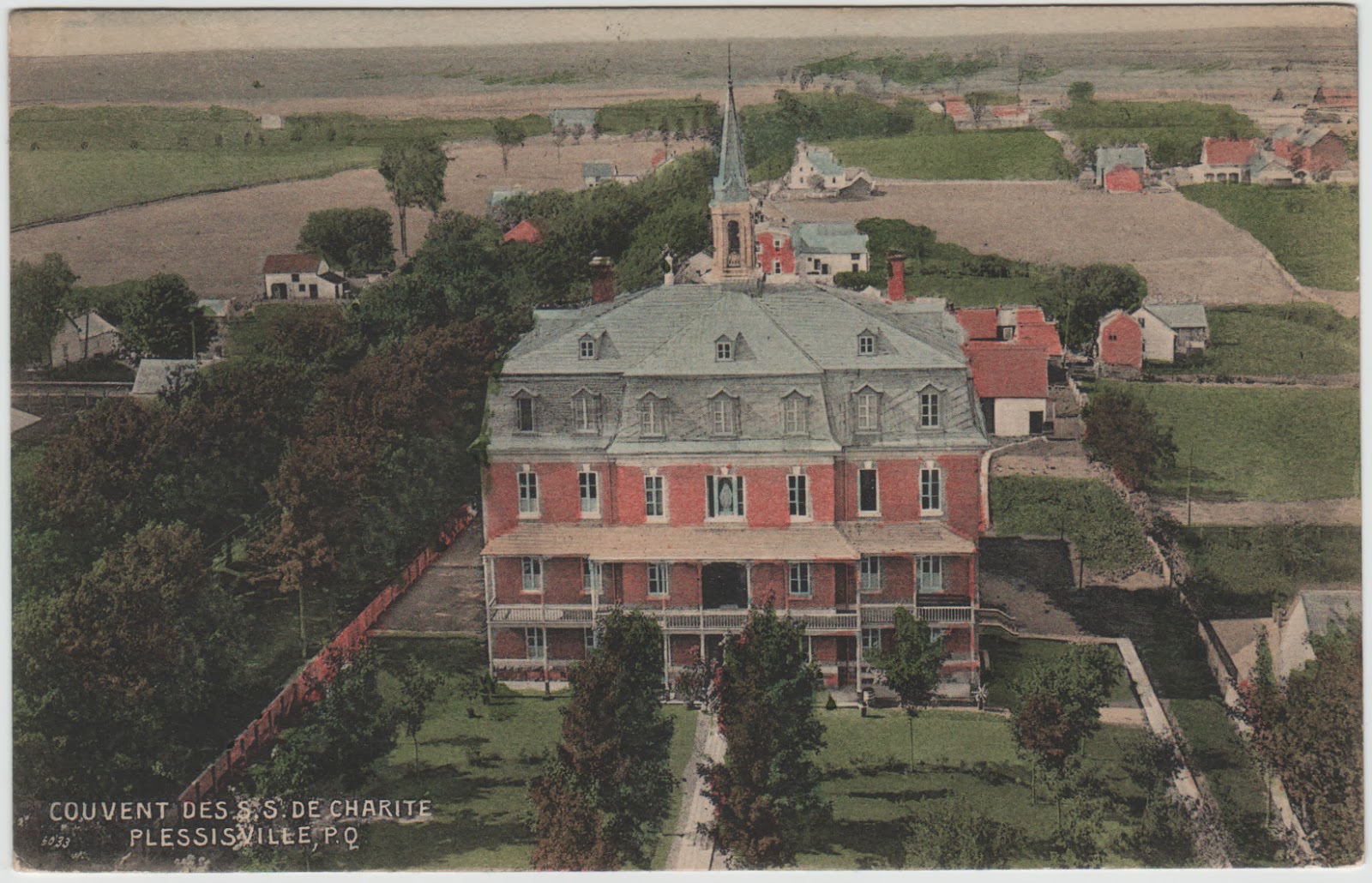 Plessisville en Cartes Postales Le Couvent des Soeurs de Charité à