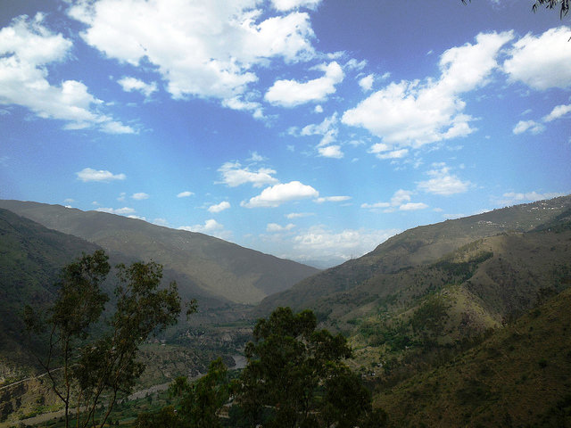 First views of Sutlej valley beyond Narkanda