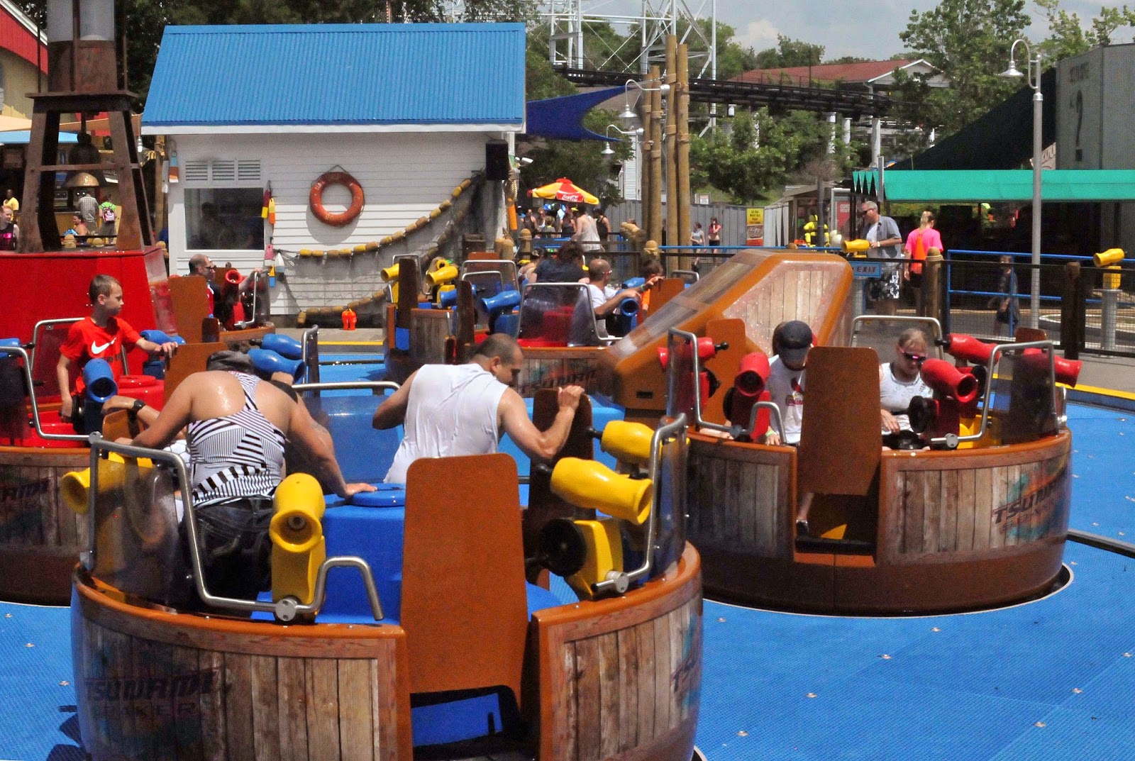 NewsPlusNotes: Ride the Tsunami Soaker at Six Flags St. Louis in 2014