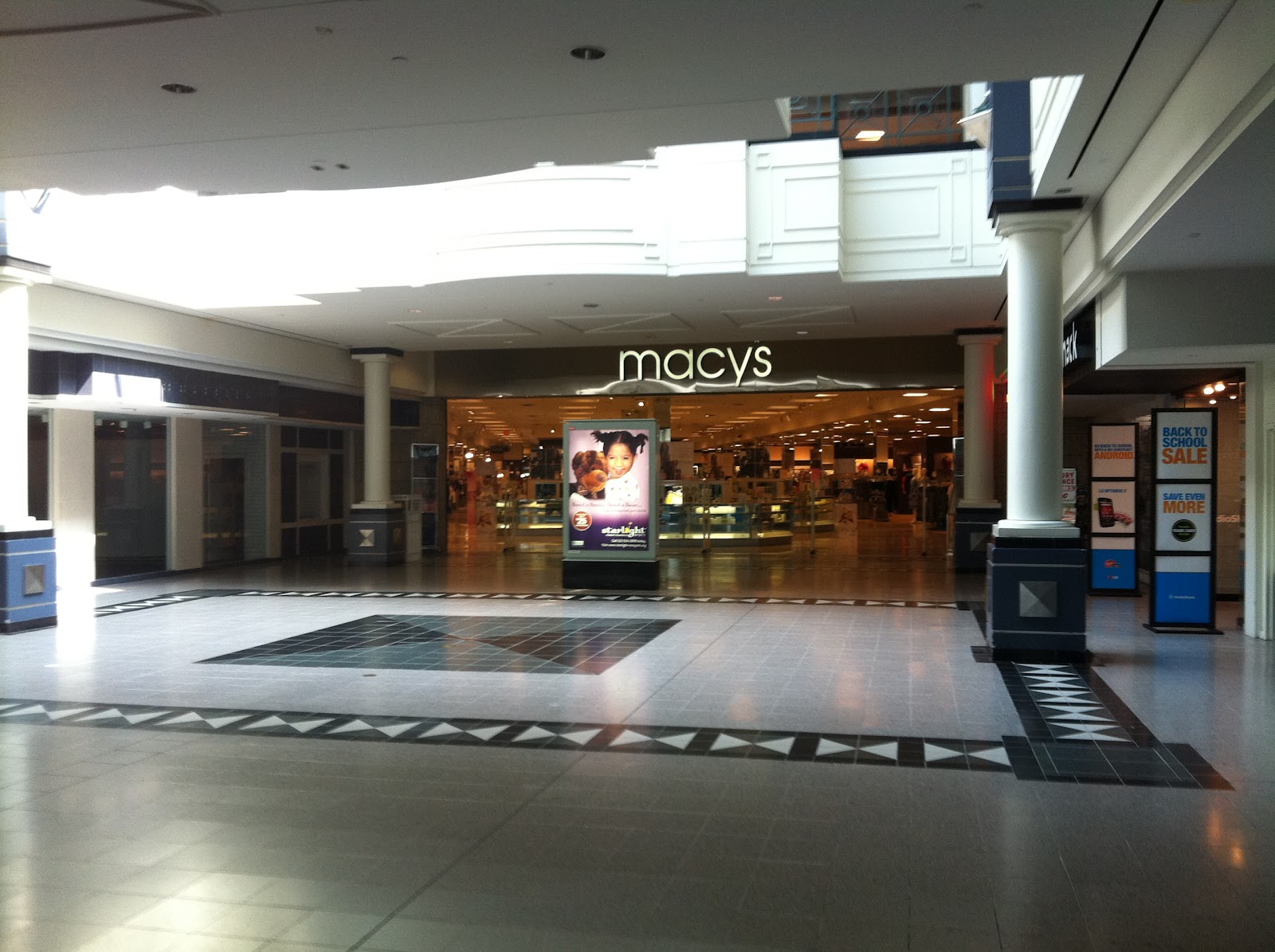 Dead and Dying retail Nanuet Mall in Nanuet, New York