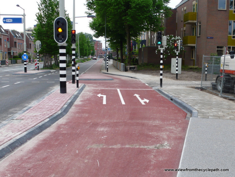 A View From The Cycle Path A Traffic Light Design Which Enables Safe Turns Across Traffic For Everyone