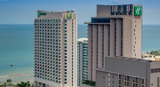 http://www.booking.com/hotel/th/holiday-inn-pattaya.th.html?aid=821837;sid=1e97c588844531c7212d6d568791214e;dcid=1;all_sr_blocks=23643408_91170728_0_2_0;checkin=2016-07-31;checkout=2016-08-01;dest_id=-3242432;dest_type=city;dist=0;group_adults=2;highlighted_blocks=23643408_91170728_0_2_0;hpos=1;room1=A%2CA;sb_price_type=total;srfid=6e237b4420c78ef9610636e6932e7dfc85d195a9X1;type=total;ucfs=1&