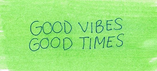 Good vibes на русский. Good Vibes good Life книга. Good Vibes фото. Футболка good Vibes only.