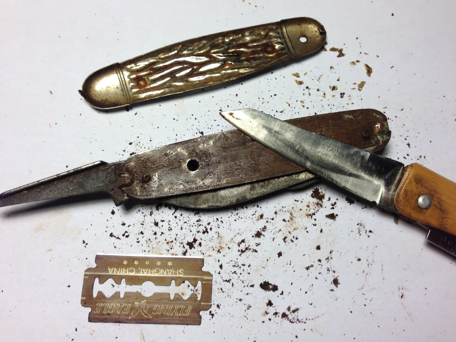 How I Cleaned a Vintage Pocket Knife