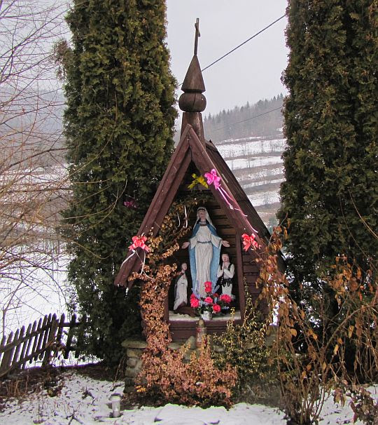 Kapliczka w Glisnem. Kapliczka w Glisnem.
