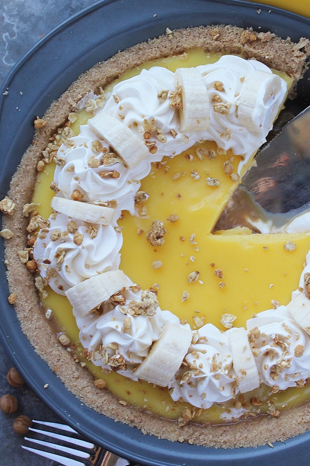 Salted Caramel Banana Cream Pie