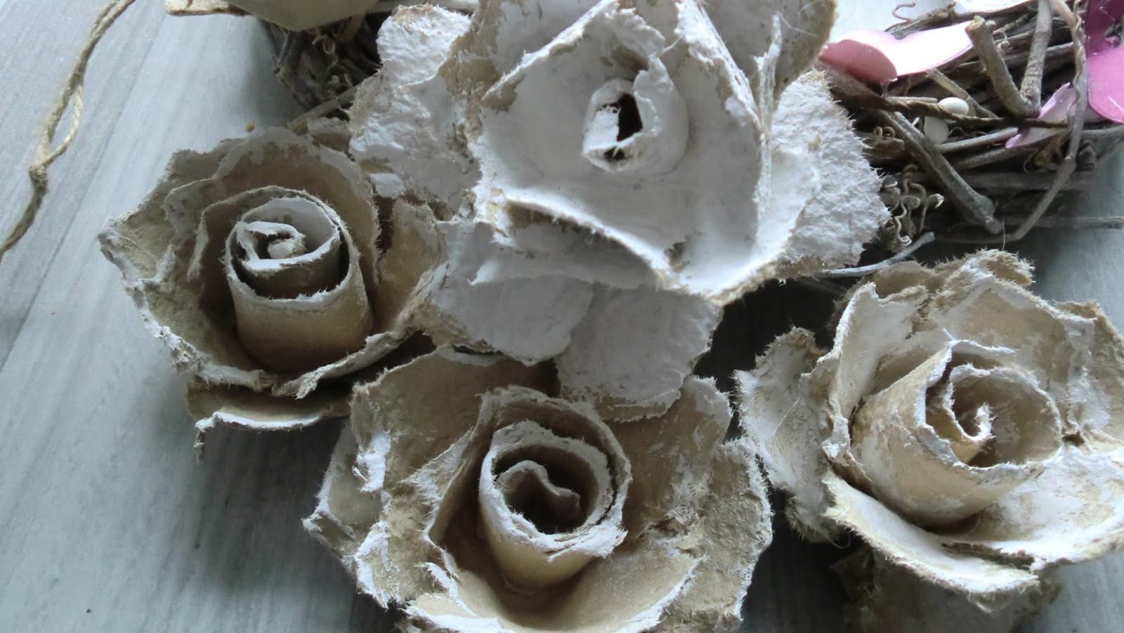 .: Rosen aus Eierkarton