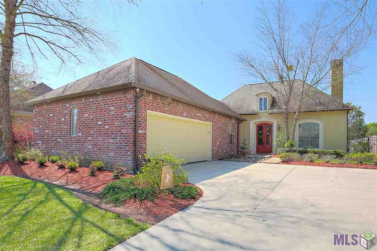 New Listing in Dutchtown School District!