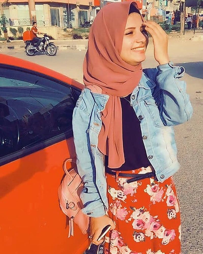 مجموعة من الصور لبنت واحدة محجبة