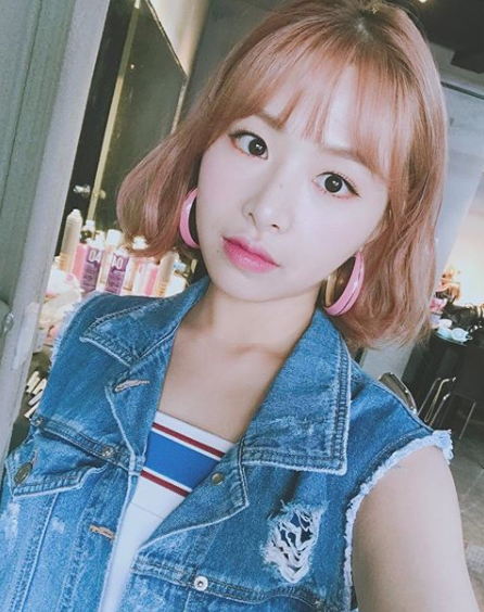 오늘자 에이프릴.insta | 인스티즈