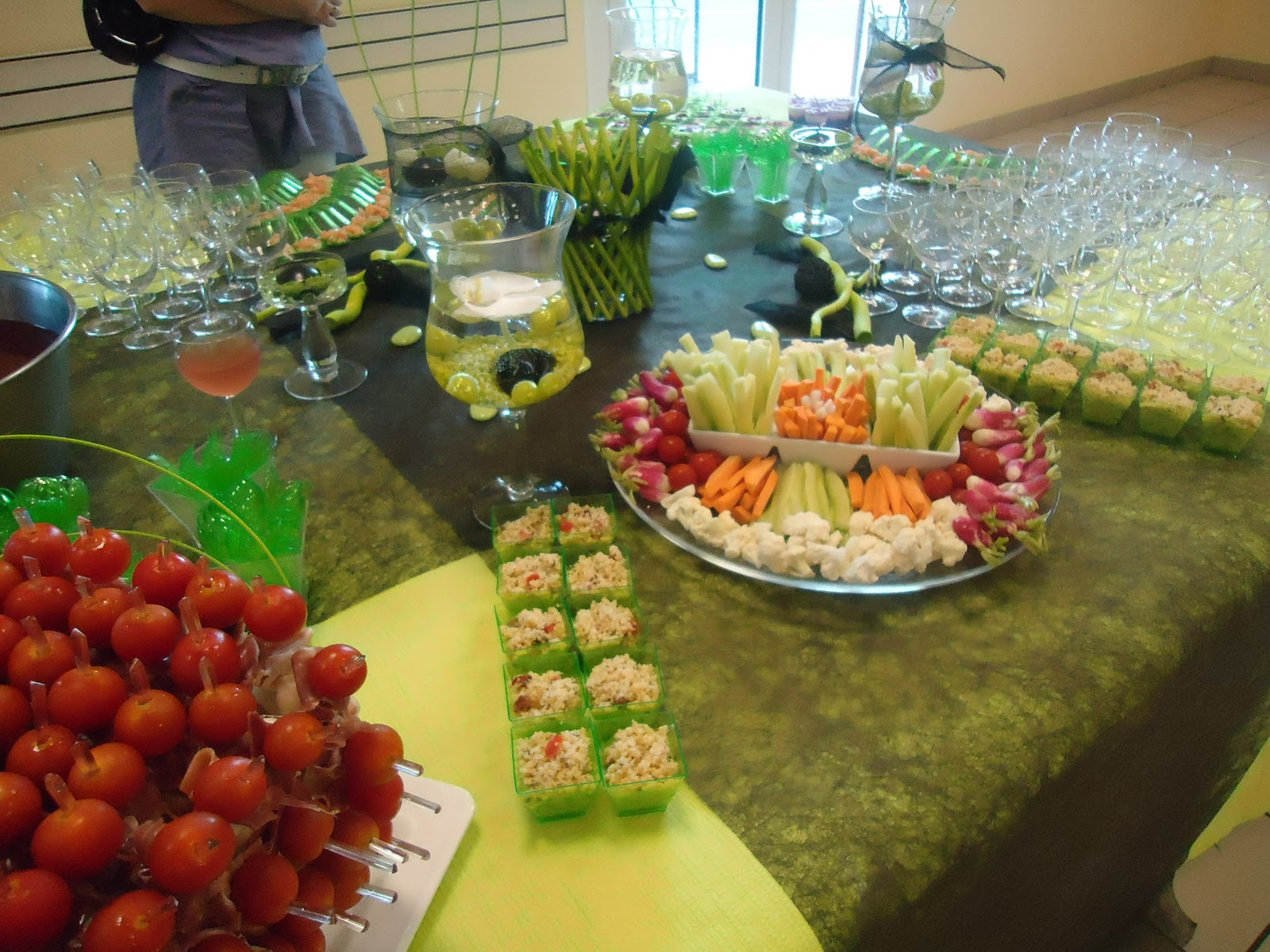 Clémarie Déco: Décoration d'anniversaire noir et vert anis