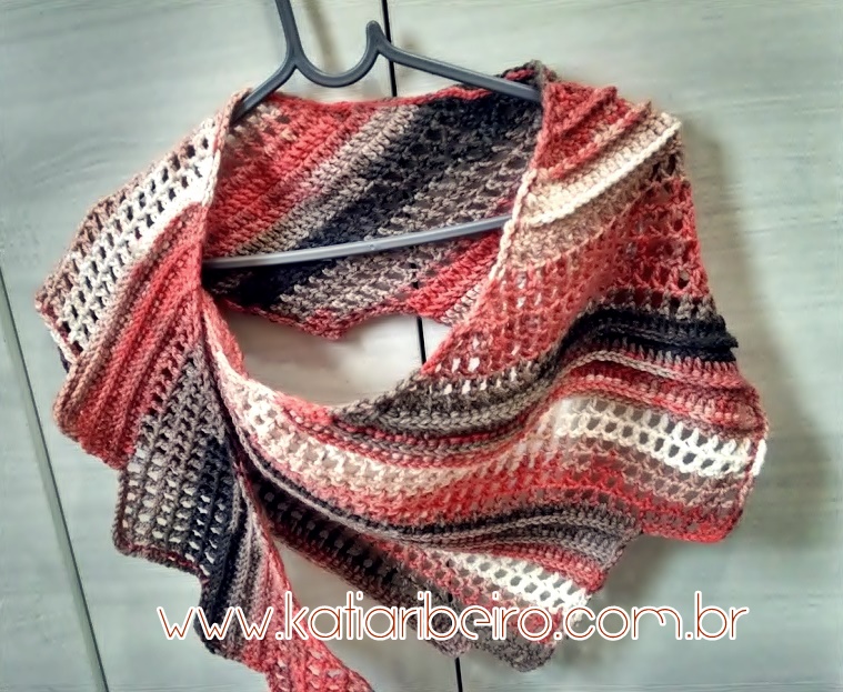 Xale de Crochê Asas de Dragão