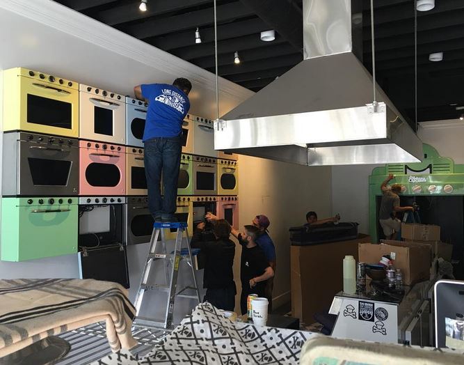 Things To Do In Los Angeles Johnny Cupcakes LA Closed