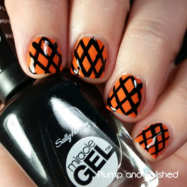 plump-and-polished-sally-hansen-miracle-gel-simple-halloween-nail-art